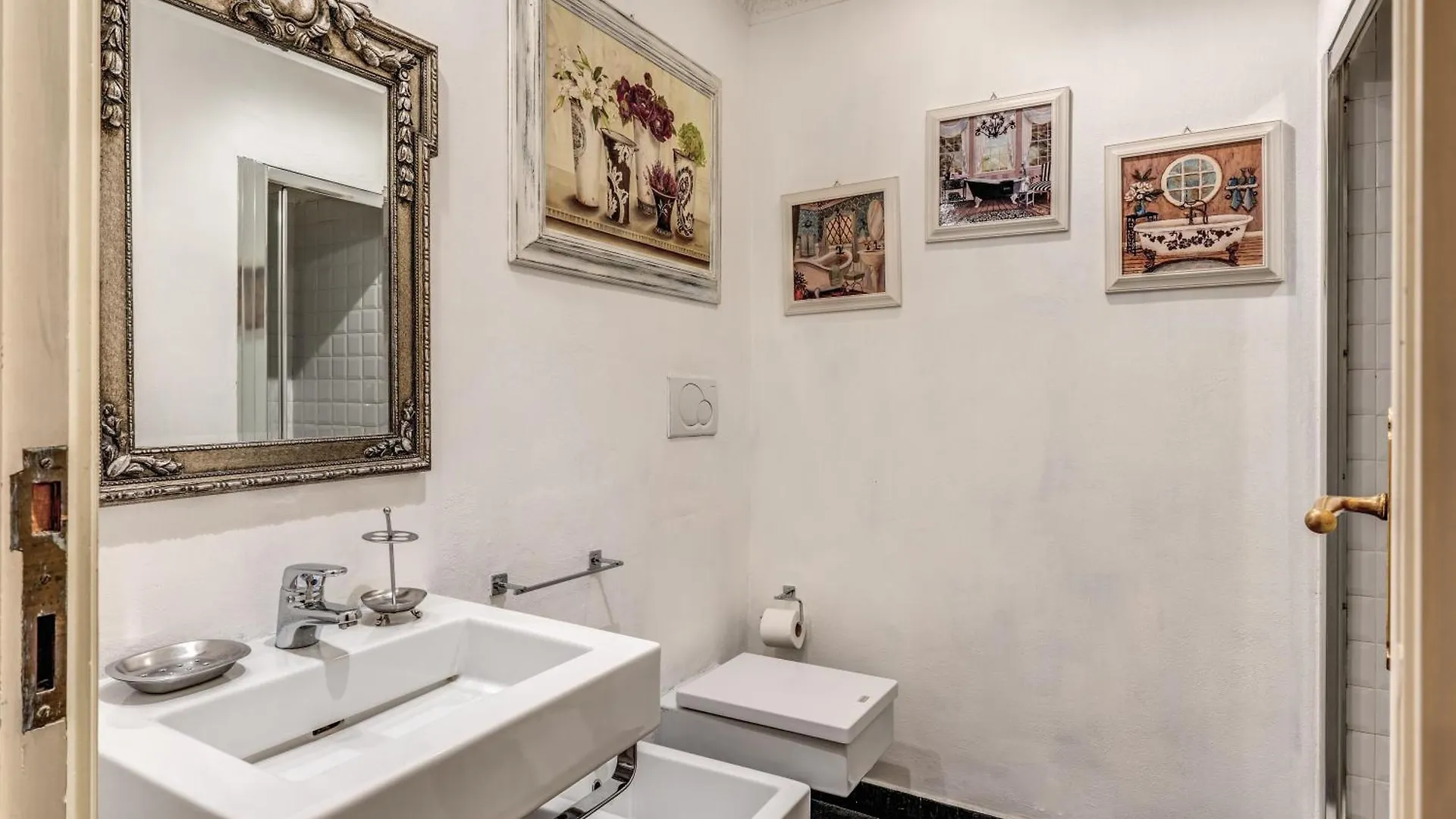 Apartment Casa Vacanze Crispi Little 1 Rome