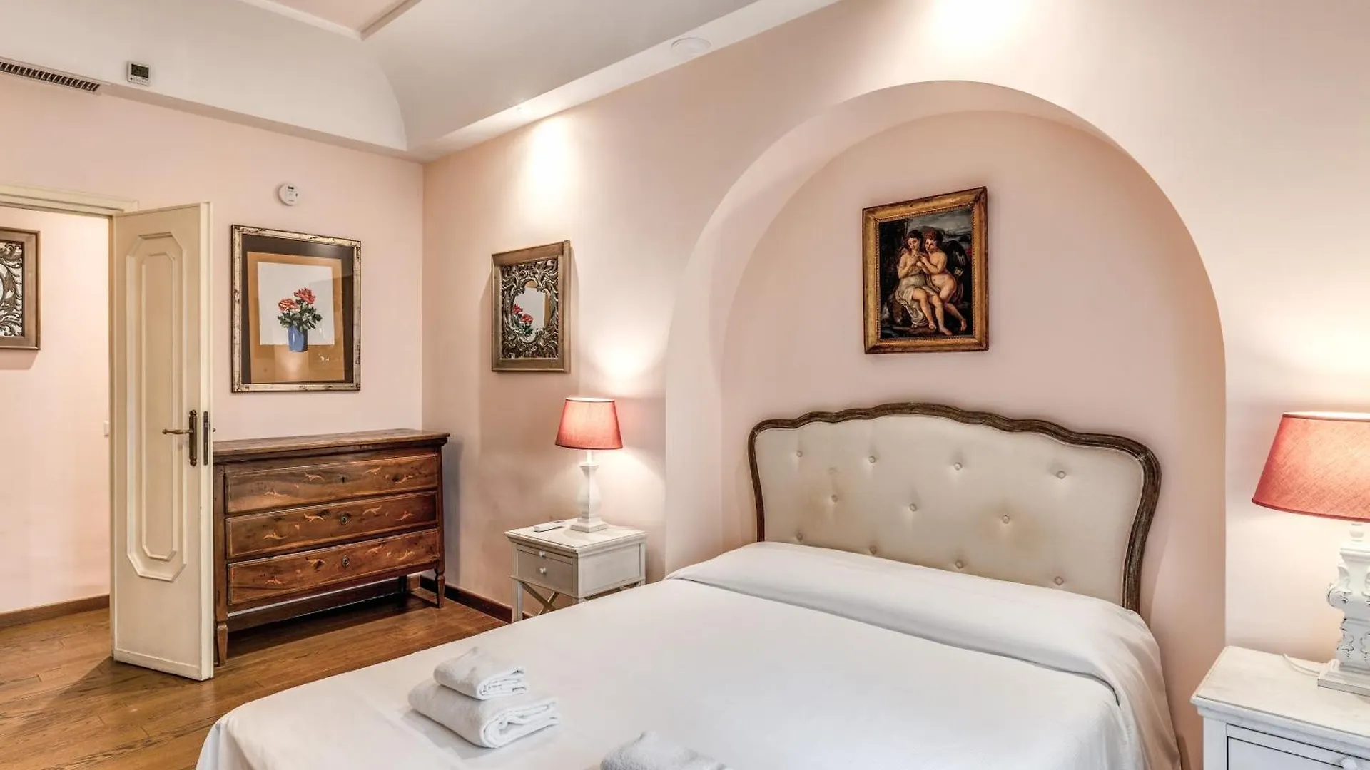 Apartment Casa Vacanze Crispi Little 1 Rome