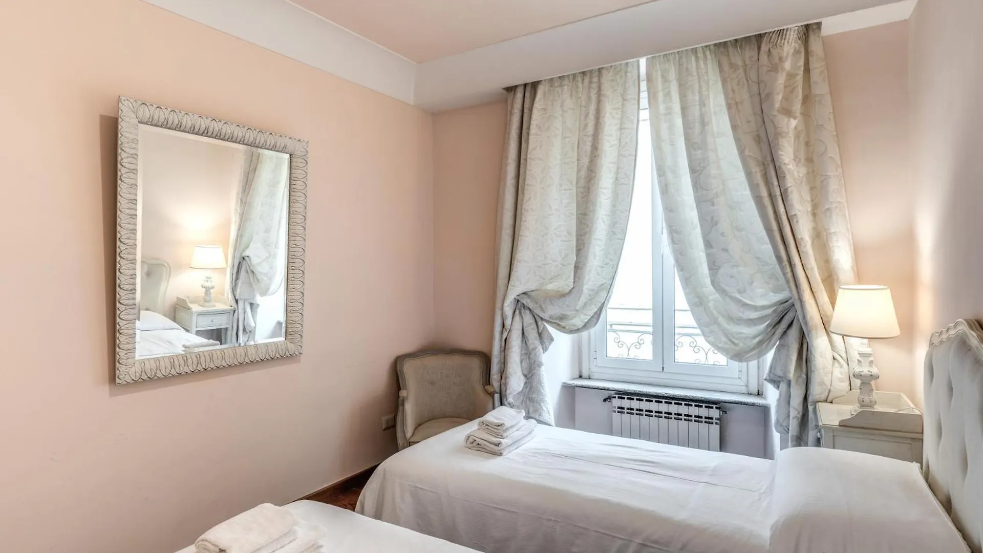 Apartment Casa Vacanze Crispi Little 1 Rome Italy